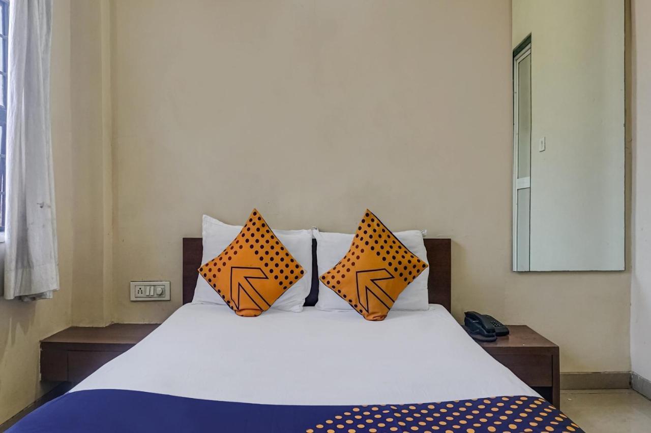 Oyo Flagship 75444 Hotel Kinara Lodging & Boarding Mangvadi Exterior photo