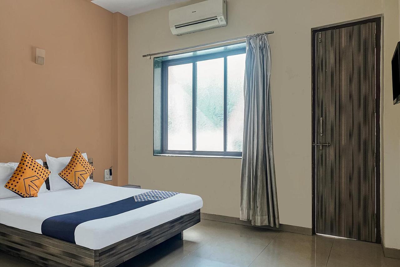Oyo Flagship 75444 Hotel Kinara Lodging & Boarding Mangvadi Exterior photo
